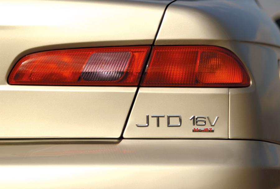 Детали экстерьера Alfa Romeo 156 2003 года  (WW) (фото 7 из 36)